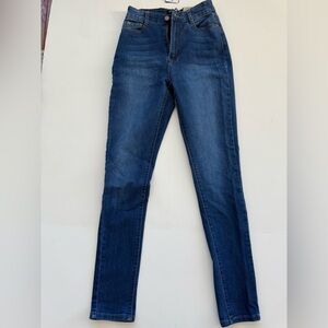 NWT Fashion Nova Skinny Jeans | Dark Wash | Size 9/10